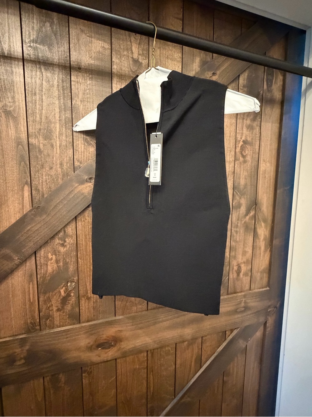 Alice + Olivia NWT Cropped Black Sleeveless Half-Zip Tank with gold zipper